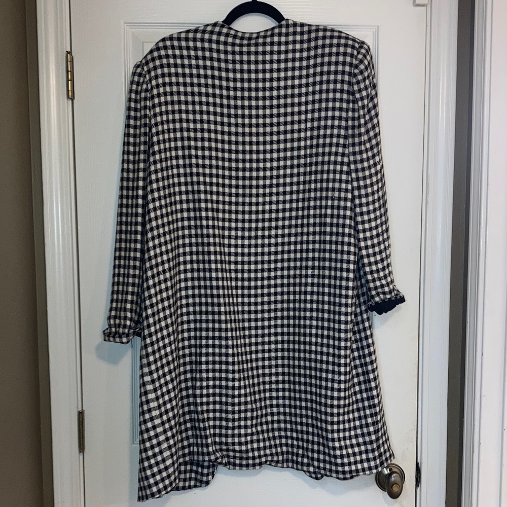 Leslie Fay Gingham Blazer in Black and White - Picture 3 of 3
